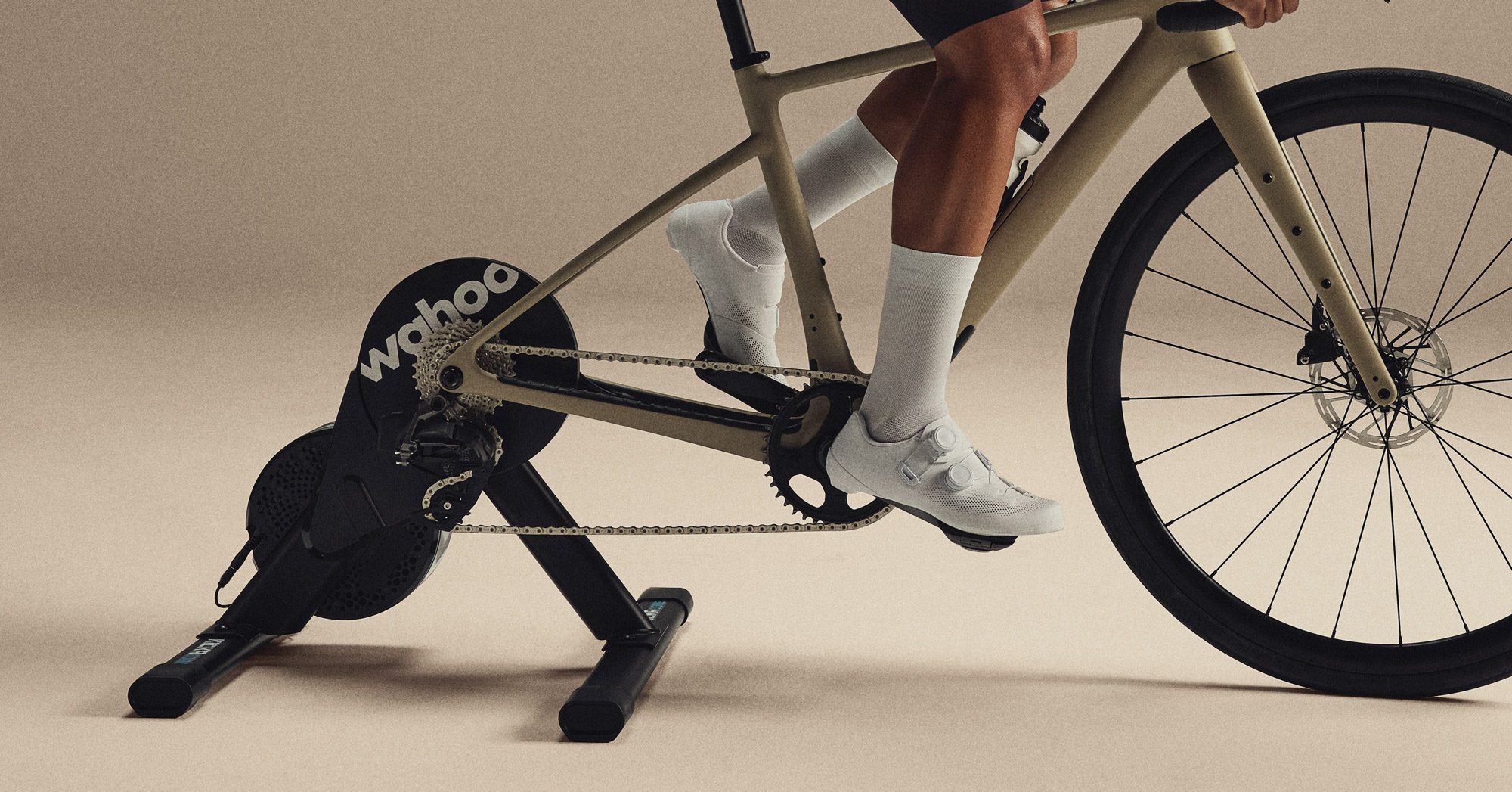 Wahoo KICKR CORE トレーニングローラー　velo bike Shop Bike Trainers | Smart Bike Trainers | Wahoo Fitness UK